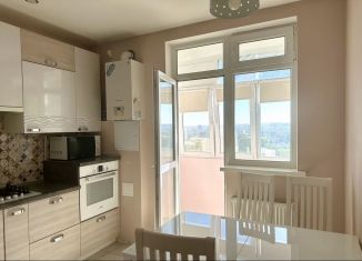 Сдается 2-комнатная квартира, 75 м2, Крым, улица Лексина, 68