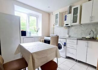 Сдам в аренду 1-комнатную квартиру, 45 м2, Казань, Бойничная улица, 3