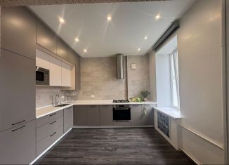 Продам 4-ком. квартиру, 93.6 м2, Пермь, улица Крупской, 25