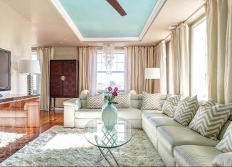 Продаю 2-ком. квартиру, 52.8 м2, Тюмень, улица Тамары Сатюковой, 18