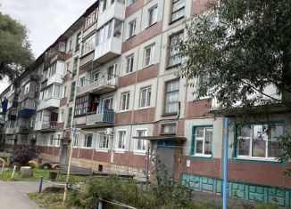 Продаю четырехкомнатную квартиру, 57 м2, Калачинск, улица 15-го съезда ВЛКСМ, 2