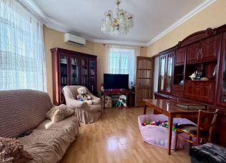 3-комнатная квартира на продажу, 86 м2, Армавир, Комсомольская улица, 42