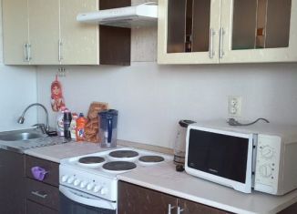 Аренда двухкомнатной квартиры, 52 м2, Тобольск, 15-й микрорайон, 36