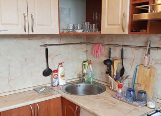 Сдается в аренду двухкомнатная квартира, 48.5 м2, Мурманск, улица Полярные Зори, 25к1