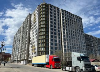 Продается 2-ком. квартира, 83 м2, Махачкала, улица Перова, 13Б
