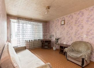 Продажа 3-ком. квартиры, 59 м2, Тюмень, улица Анатолия Замкова, 12