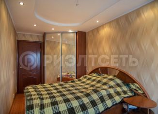 Продаю 2-комнатную квартиру, 43 м2, Мурманск, улица Чумбарова-Лучинского, 8