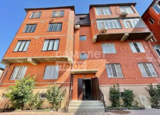 Продаю 1-комнатную квартиру, 42 м2, посёлок городского типа Семендер, проспект Казбекова, 214