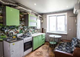 Продам 1-ком. квартиру, 33 м2, Калуга, улица Георгия Амелина, 18