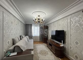 Продается трехкомнатная квартира, 70 м2, Махачкала, улица Ахмедхана Абу-Бакара, 31/1