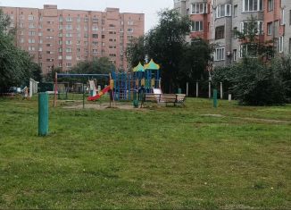 Продается 2-ком. квартира, 50 м2, Абакан, улица Щетинкина, 61