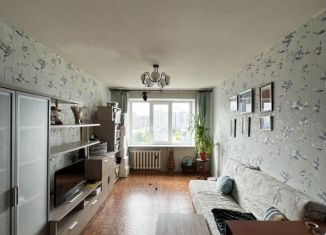 Продажа 3-комнатной квартиры, 82.6 м2, Псков, Коммунальная улица, 81