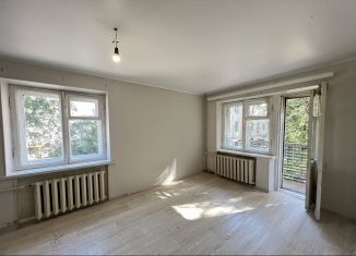 Продается 1-комнатная квартира, 32 м2, Калуга, улица Карла Либкнехта, 8