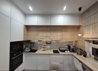 Продаю двухкомнатную квартиру, 57.1 м2, Тюмень, улица Владимира Бахарева, 3, ЖК Апрель