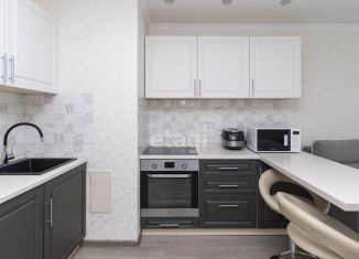 Продам 2-комнатную квартиру, 67 м2, Тюмень, улица Павла Шарова, 1к1