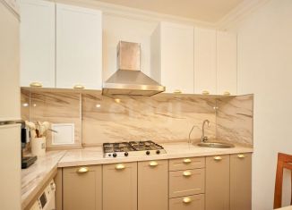 Продаю 1-ком. квартиру, 46.2 м2, Тюмень, Профсоюзная улица, 88