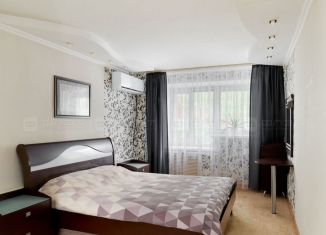 Продается трехкомнатная квартира, 87 м2, Казань, 2-я Азинская улица, 1
