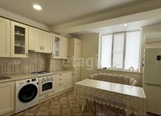 Продаю 2-ком. квартиру, 89 м2, Махачкала, Заморская улица, 17Б