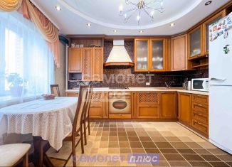 Продам 3-комнатную квартиру, 96.3 м2, Чебоксары, улица Спортсмена Валериана Соколова, 4