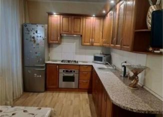 Сдаю в аренду 2-ком. квартиру, 68 м2, Аксай, улица Платова, 64В