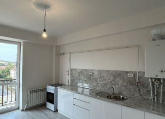 Сдам однокомнатную квартиру, 38 м2, Грозный, улица Лескова, 26