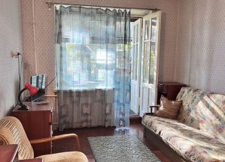 Сдача в аренду двухкомнатной квартиры, 45 м2, Таганрог, улица Пальмиро Тольятти, 38-1