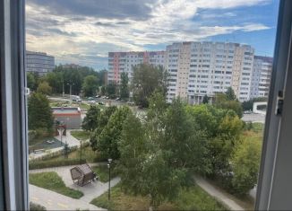 Продаю 2-ком. квартиру, 50.3 м2, Пермь, улица Солдатова, 24