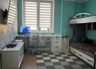 Продаю двухкомнатную квартиру, 63 м2, Тюмень, Заречный проезд, 39к2