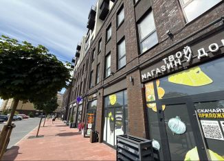 Продам 2-ком. квартиру, 68.7 м2, Калининград, Арсенальная улица, 31к3