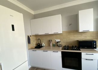 Сдаю в аренду 1-комнатную квартиру, 33 м2, Ростов-на-Дону, улица Бориса Слюсаря, 23с2