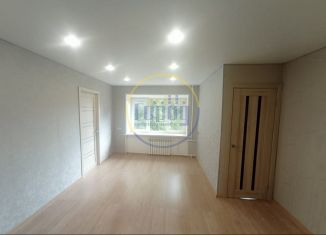 Продаю двухкомнатную квартиру, 41 м2, Копейск, проспект Победы, 26