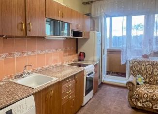 Двухкомнатная квартира на продажу, 56 м2, Тюмень, улица Монтажников, 8