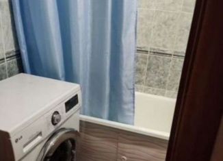 Трехкомнатная квартира в аренду, 68 м2, Татарстан, бульвар Главмосстроевцев, 3