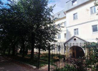 Продам 2-ком. квартиру, 76.7 м2, Серпухов, улица Крюкова, 14