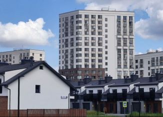 Продаю 4-комнатную квартиру, 145 м2, Тюмень, улица Фармана Салманова, 1к3