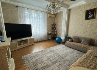 Продается 2-комнатная квартира, 70 м2, Махачкала, проспект Насрутдинова, 19