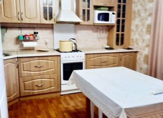 Сдается 2-ком. квартира, 70 м2, Череповец, Спортивная улица, 10