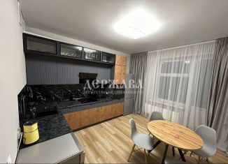 Сдам в аренду 3-ком. квартиру, 94 м2, Старый Оскол, микрорайон Степной, 1