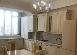 Продаю двухкомнатную квартиру, 55 м2, Дагестан, проспект М. Омарова, 1Б