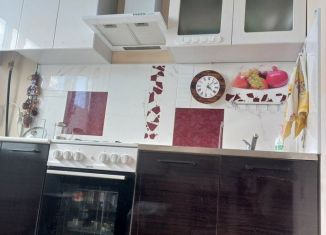 Продам 1-ком. квартиру, 38 м2, поселок Оредеж, улица Карла Маркса, 9