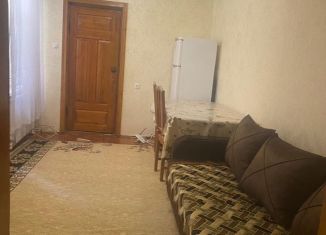 Сдам двухкомнатную квартиру, 50 м2, Махачкала, улица Ермошкина, 11Е