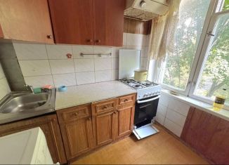 Сдам 2-ком. квартиру, 45 м2, Люберцы, улица Космонавтов, 34