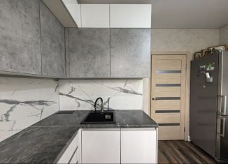 Продам 3-комнатную квартиру, 66.7 м2, посёлок Солонцы, ЖК Живём, Кедровая улица, 3