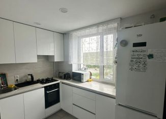 Продам трехкомнатную квартиру, 59 м2, Мурманск, улица Полухина, 9