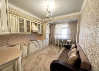 Сдаю в аренду однокомнатную квартиру, 50 м2, Махачкала, Атланаульская улица, 6