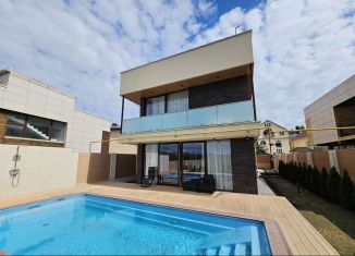 Сдаю дом, 250 м2, посёлок городского типа Дагомыс, Батумское шоссе, 123/17А