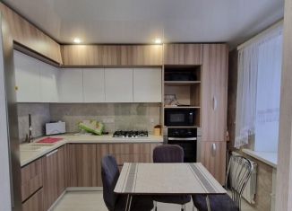 Продаю 3-ком. квартиру, 70 м2, Республика Башкортостан, Российская улица, 14