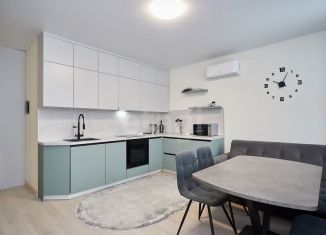 Продам 2-ком. квартиру, 59 м2, Тюмень, улица Андрея Кореневского, 7