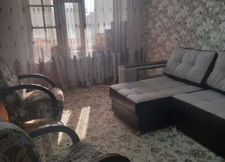 Сдаю двухкомнатную квартиру, 47 м2, Азов, Московская улица, 11