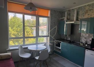 Продам однокомнатную квартиру, 32 м2, Пятигорск, улица Орджоникидзе, 5